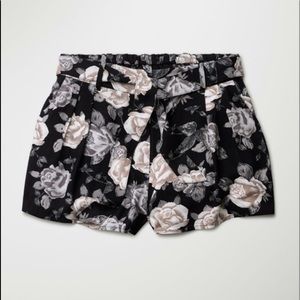 Aritzia Talula brand floral shorts with tie front